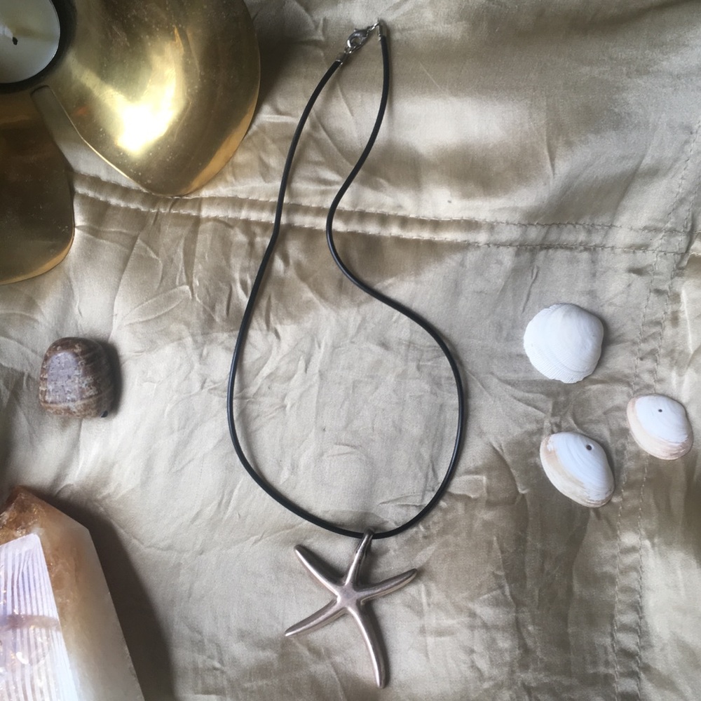 minimalist starfish necklace